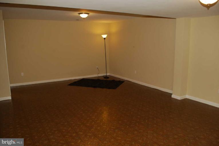 8571 Tyrolean Way Springfield, VA 22153 - Photo 13 of 22 Family Room