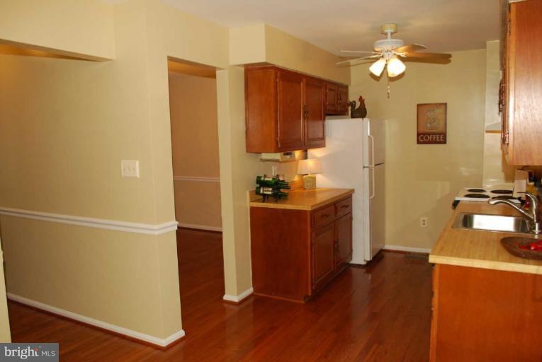 8571 Tyrolean Way Springfield, VA 22153 - Photo 15 of 22 Kitchen