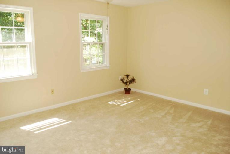 8571 Tyrolean Way Springfield, VA 22153 - Photo 16 of 22 Bedroom (Master)