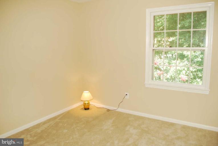 8571 Tyrolean Way Springfield, VA 22153 - Photo 17 of 22 Bedroom