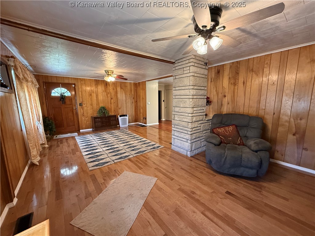 90 Guyan Street Gilbert, WV 25621 - Photo 3 of 29 Living Room