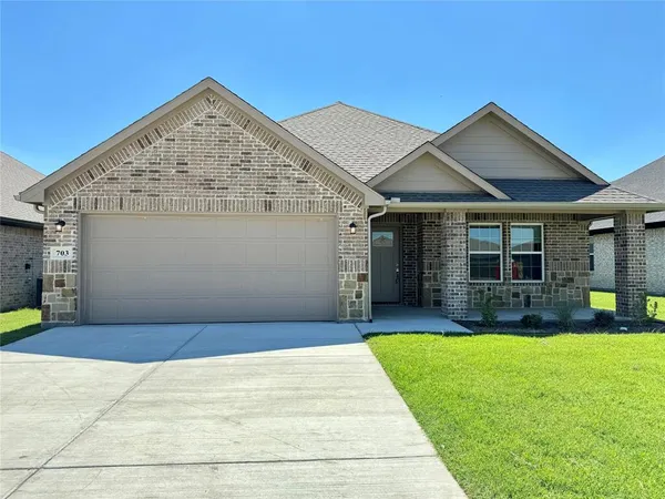 $1,890 | 703 Moseley Lane, Greenville, TX 75402