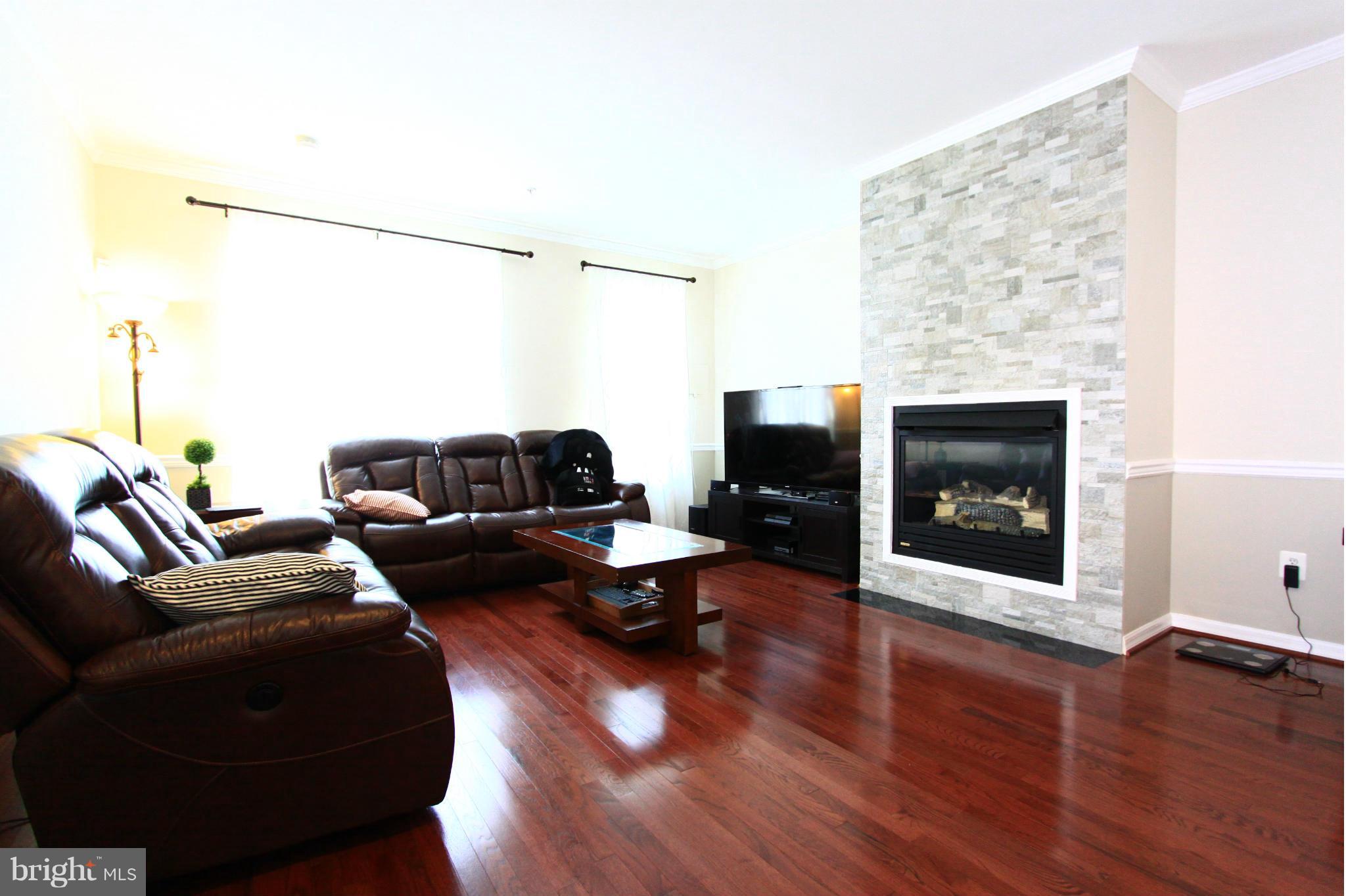 6348 Wind Rider Way Columbia, MD 21045 - Photo 2 of 25 Living Room