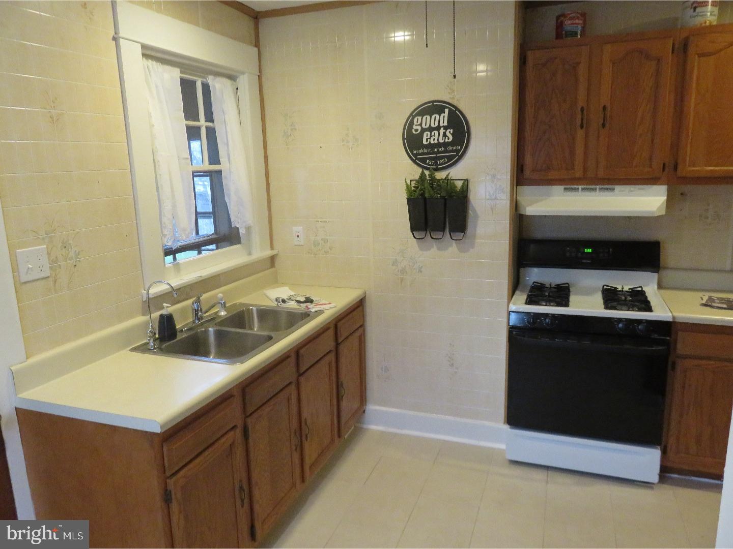3086 Limestone Road Cochranville, PA 19330 - Photo 8 of 19 Kitchen