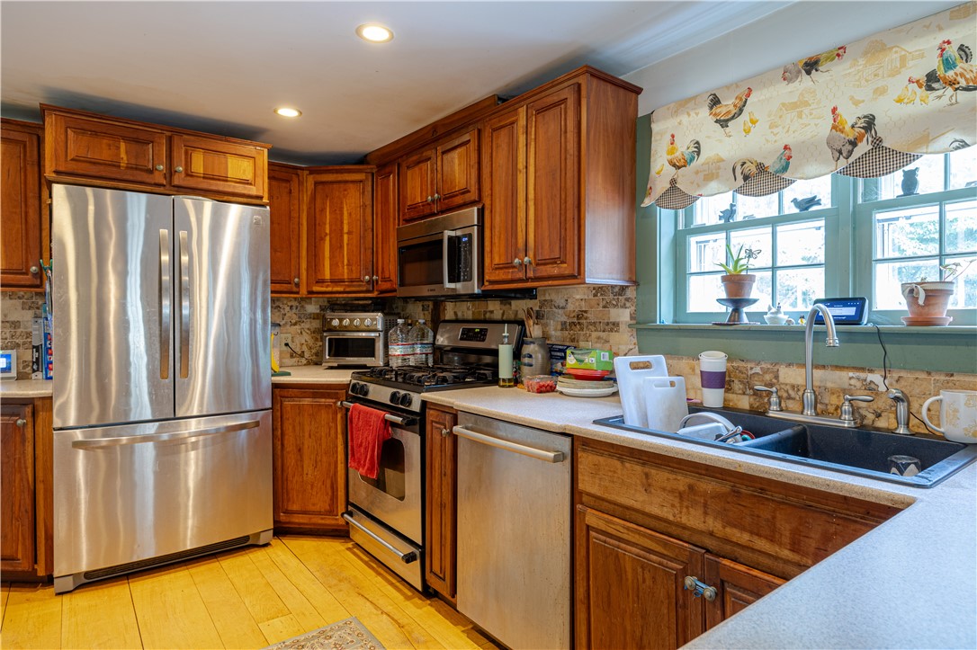 93 Moosup Valley Road Foster, RI 02825 - Photo 24 of 37