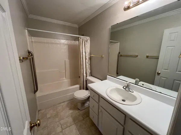 $2,050 | 826 Shackleton Road, Apex, NC 27502