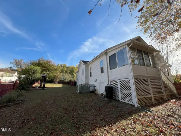 $2,050 | 826 Shackleton Road, Apex, NC 27502