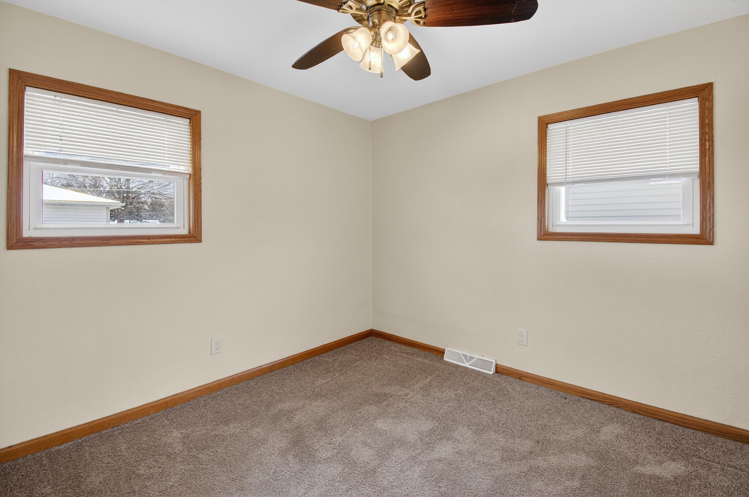 1617 Ohio Street Racine, WI 53405 - Photo 15 of 27 Bed 3