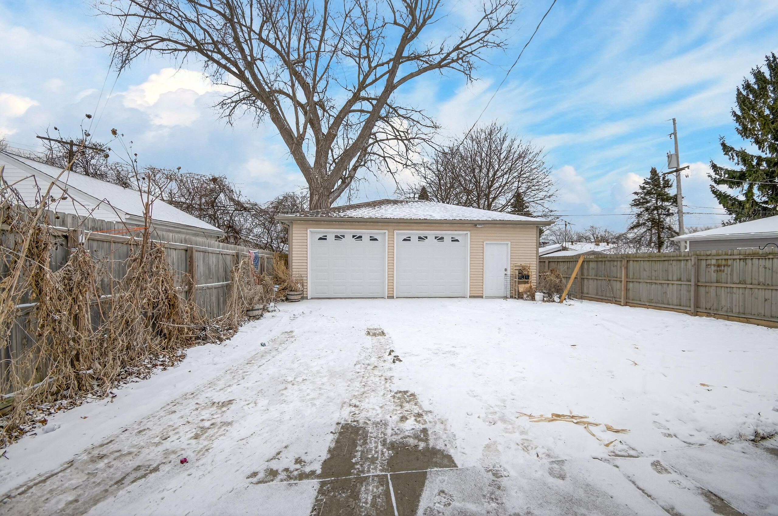 1617 Ohio Street Racine, WI 53405 - Photo 21 of 27 Lots of Parking Space