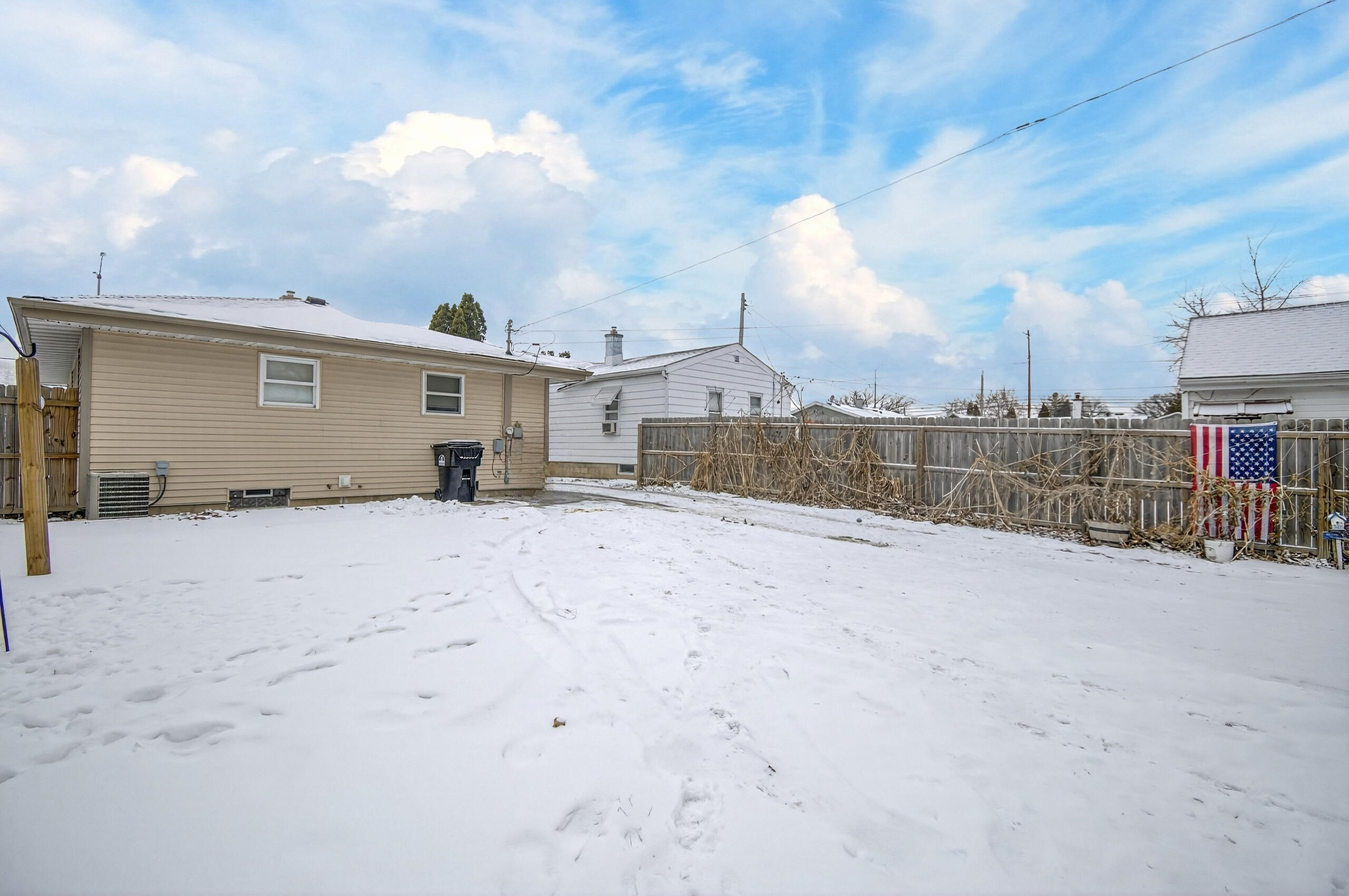 1617 Ohio Street Racine, WI 53405 - Photo 23 of 27 Large Backyard