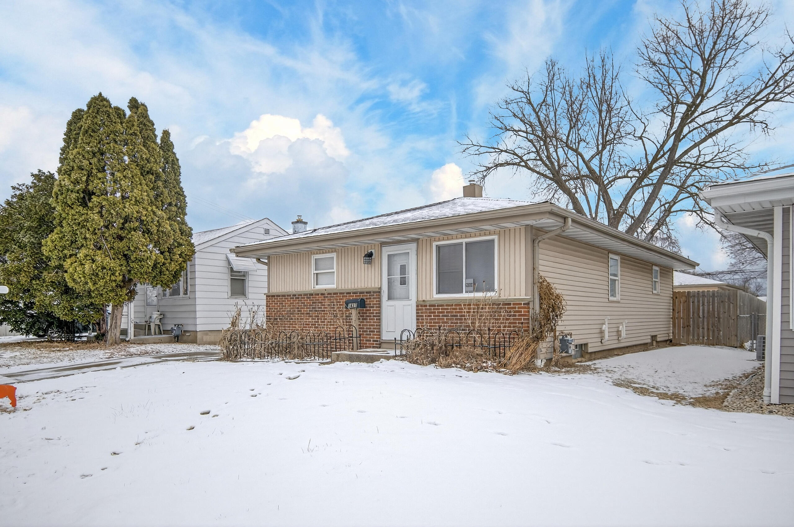 1617 Ohio Street Racine, WI 53405 - Photo 26 of 27 Front