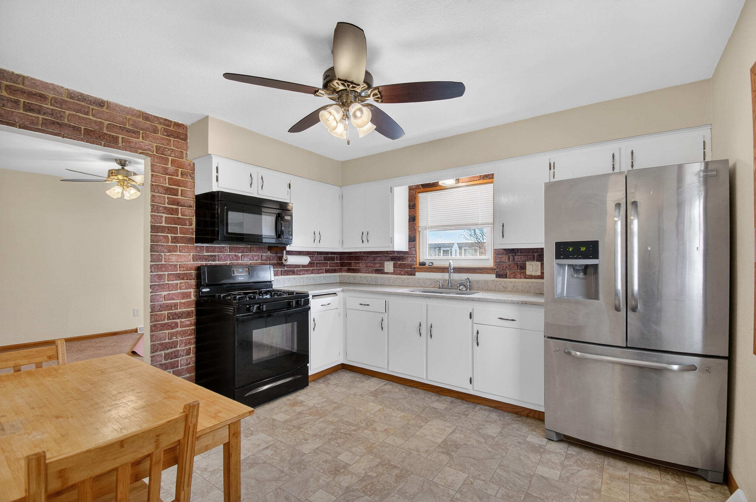 1617 Ohio Street Racine, WI 53405 - Photo 2 of 27 Eat-in Kitchen