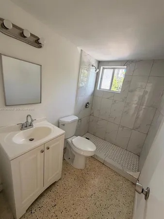 $2,000 | 428 Southwest 5th Avenue, Unit 203, Miami, FL 33130