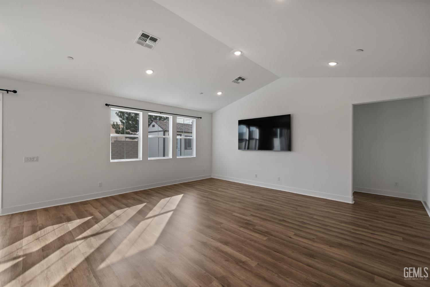 Undisclosed Address Tehachapi, CA 93561 - Photo 3 of 50