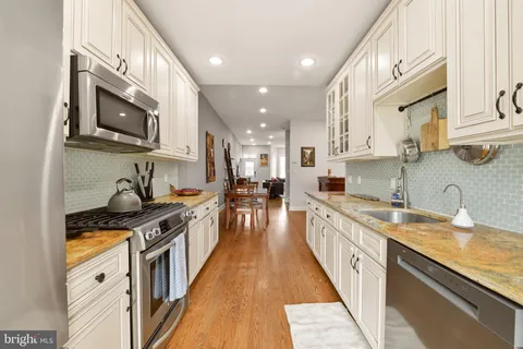 $925,000 | 330 U Street Northwest, Washington, DC 20001