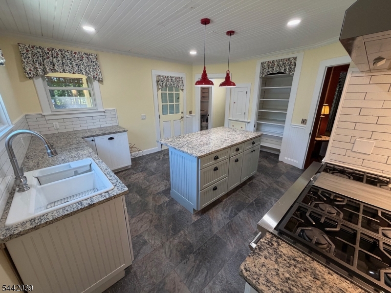 689 Bartley Road Flanders, NJ 07836 - Photo 12 of 37