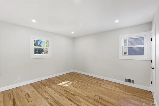 $648,999 | 792 Glendale Road, West Babylon, NY 11704