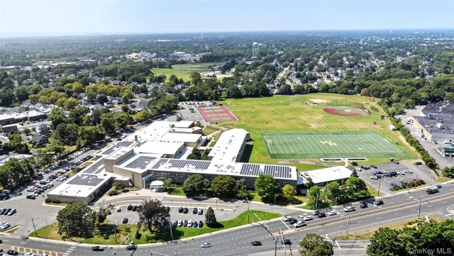 $648,999 | 792 Glendale Road, West Babylon, NY 11704