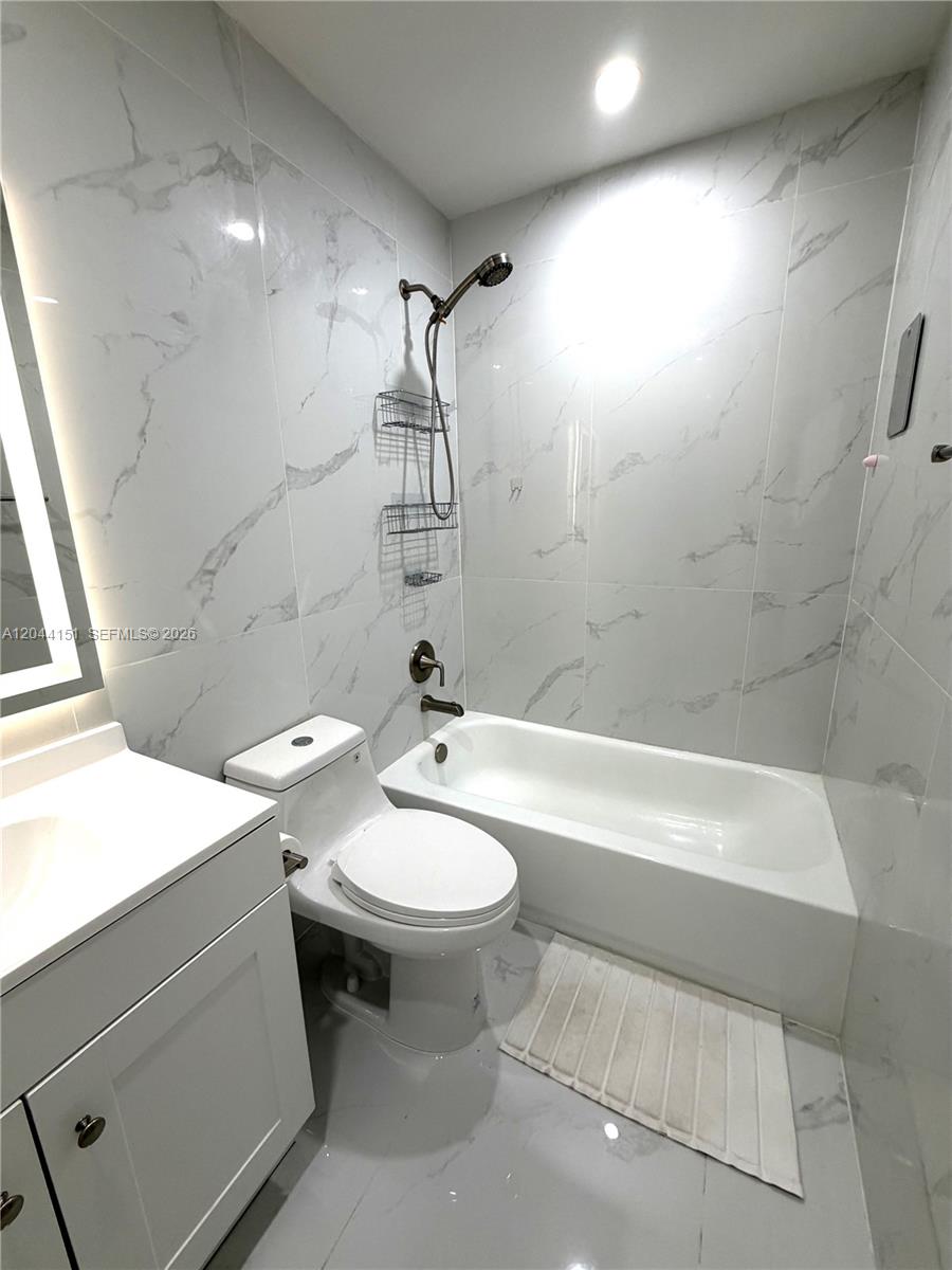 14725 Southwest 86th Lane Miami, FL 33193 - Photo 22 of 32