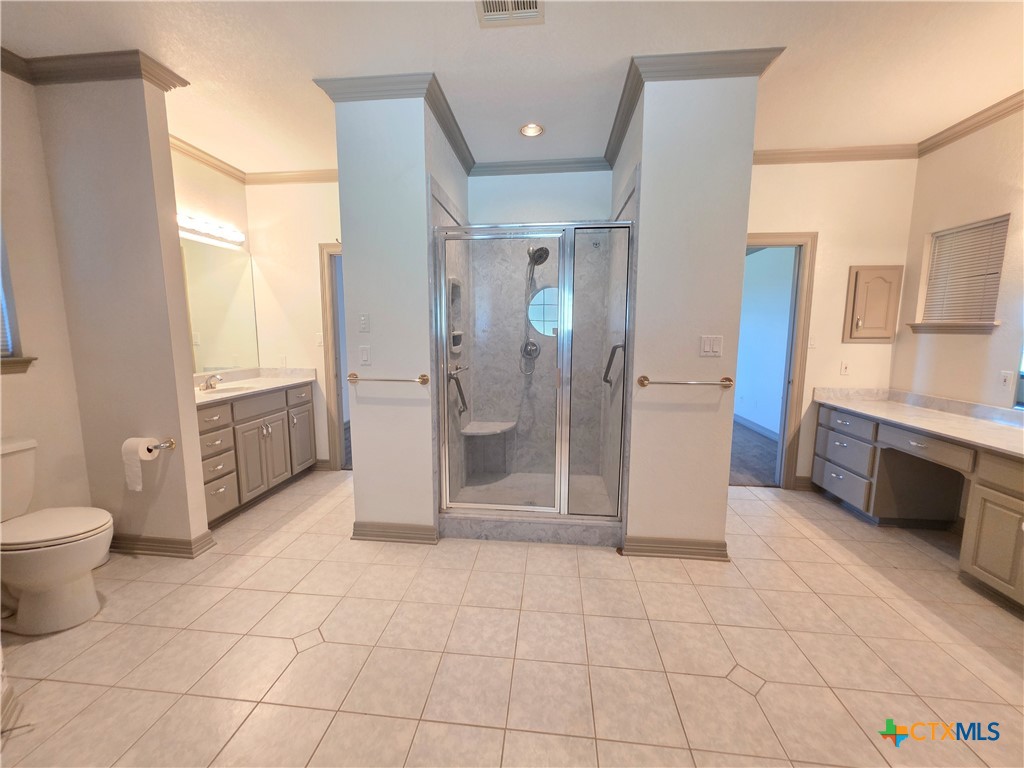 2450 West Amity Road Belton, TX 76513 - Photo 14 of 33 Grand owners shower.