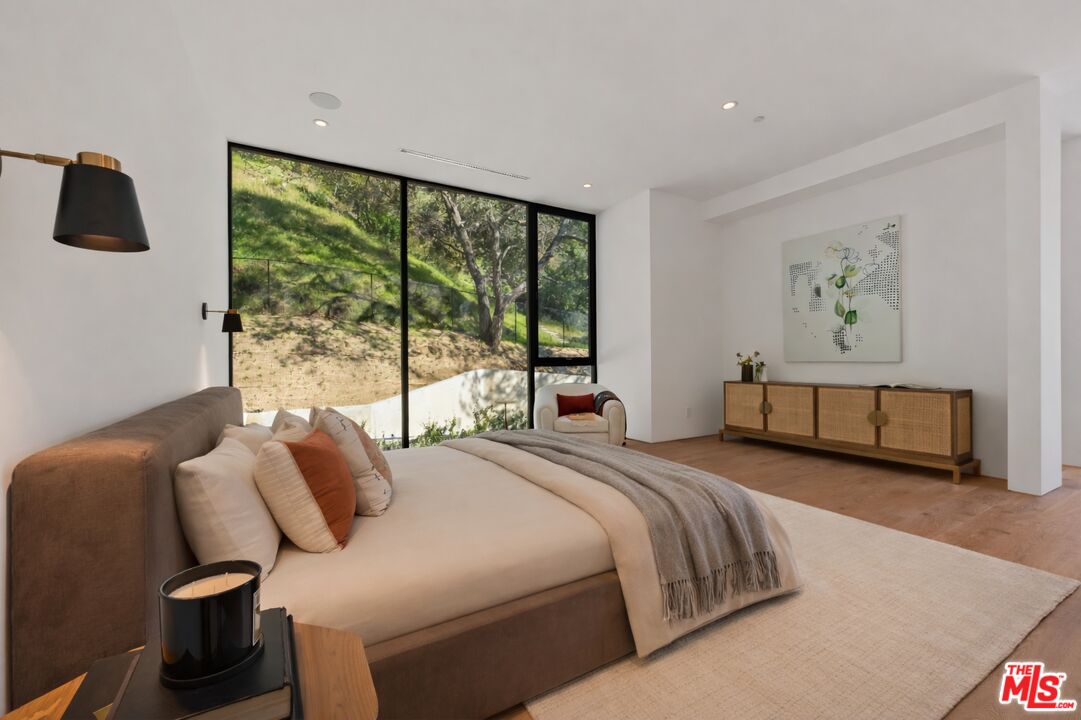 1508 Roscomare Road Los Angeles, CA 90077 - Photo 16 of 29