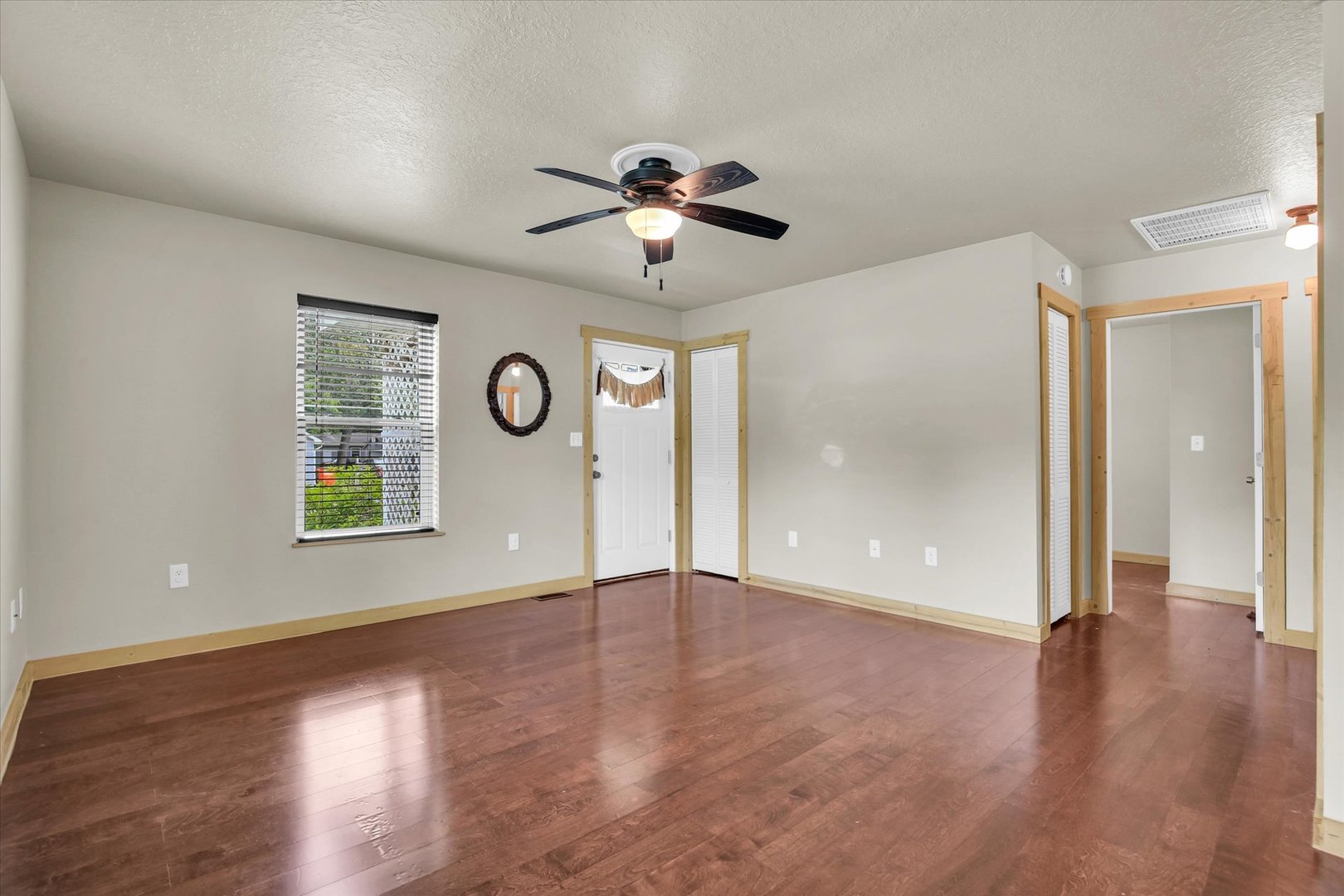 521 North McClellan Street Sullivan, IL 61951 - Photo 8 of 27