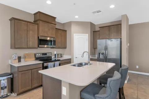 $435,000 | 1255 North Arizona Avenue, Unit 1251, Chandler, AZ 85225