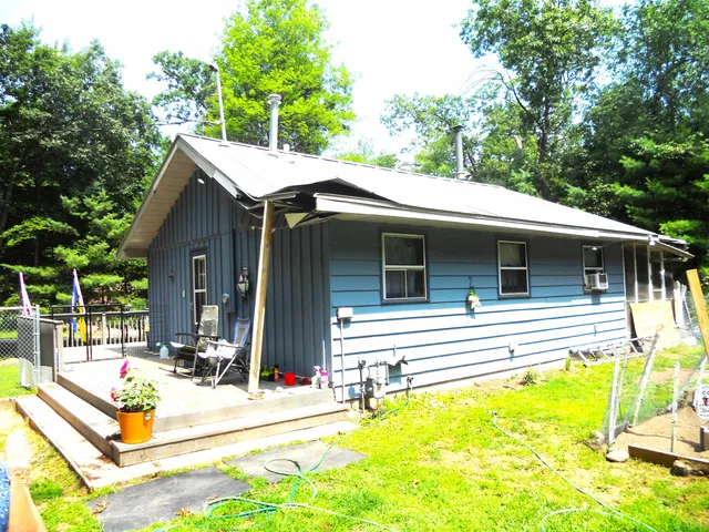 $225,000 | W4643 South Pearl Lake Road, Redgranite, WI 54970