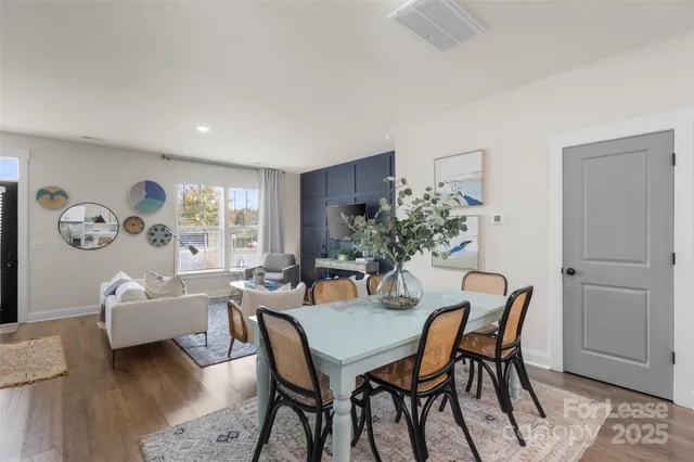 a view of a livingroom with furniture