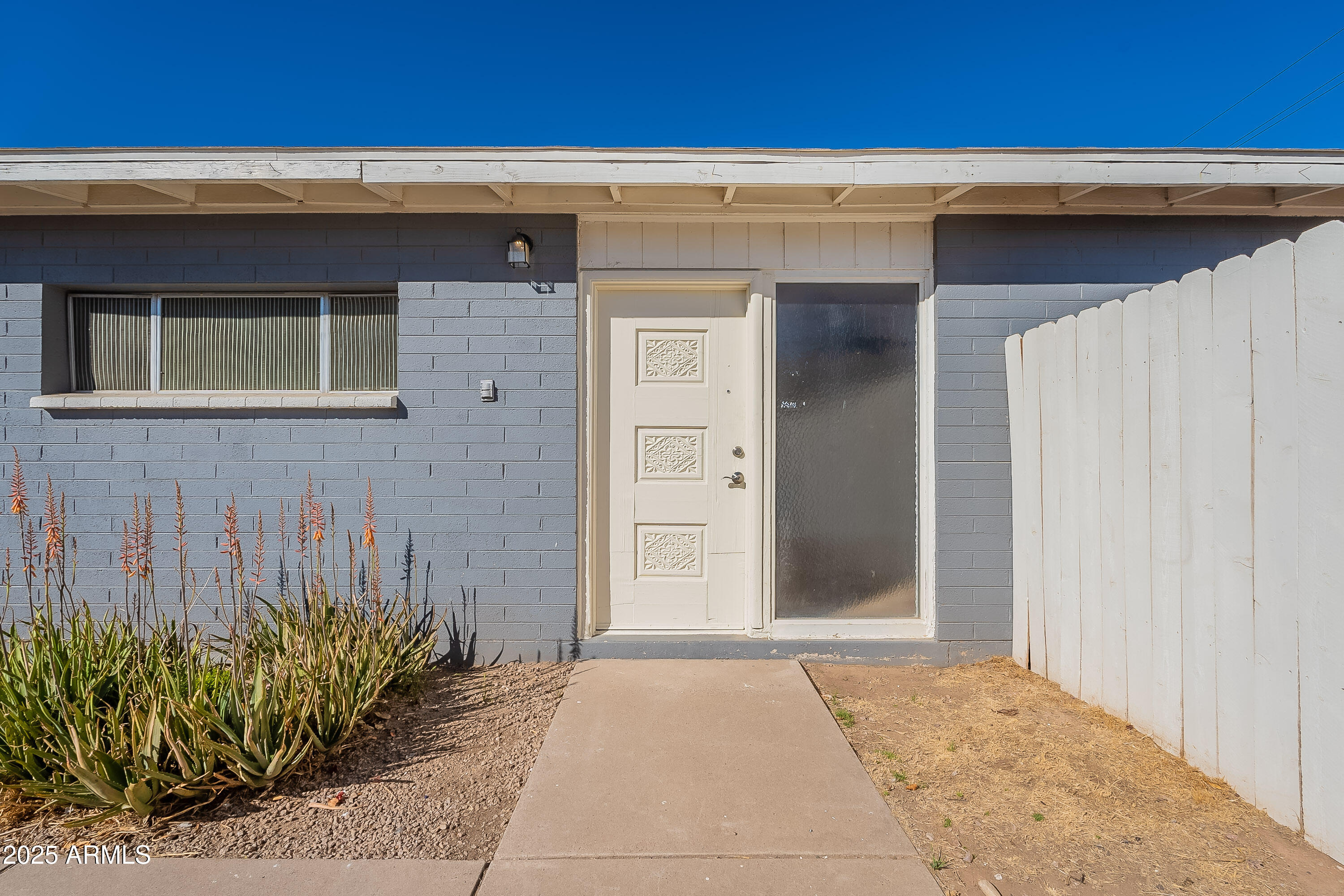 7508 West Osborn Road Phoenix, AZ 85033 - Photo 1 of 17 a front view of a house