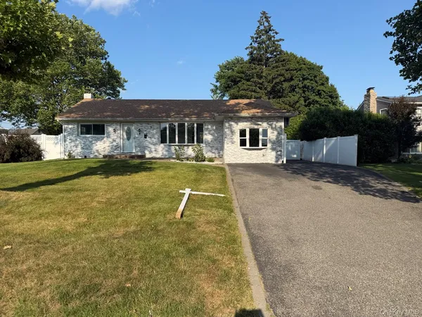 $4,500 | 5 Plum Tree Lane, Commack, NY 11725