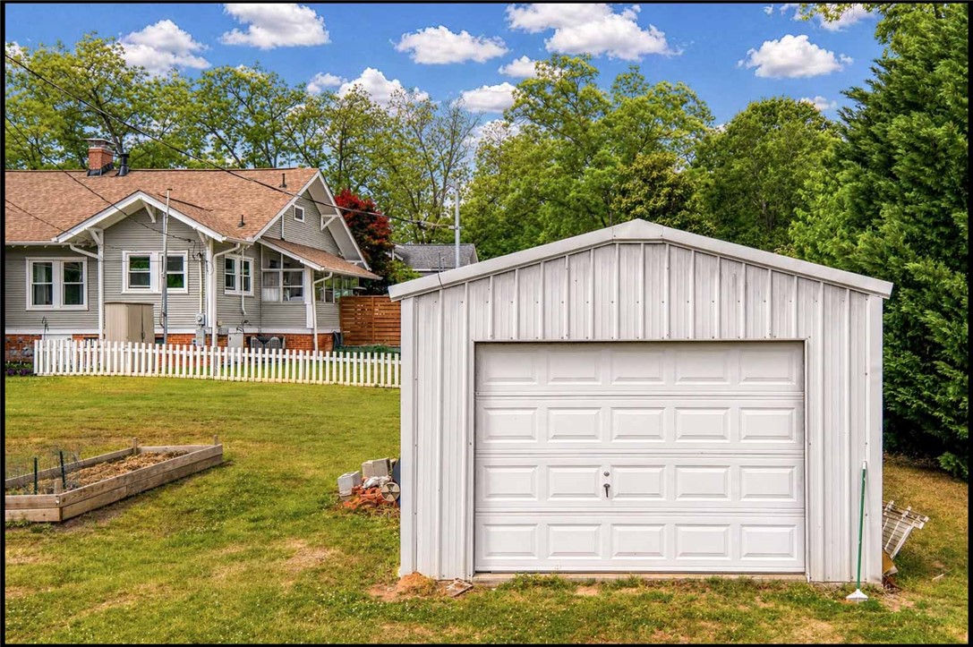 635 Northeast Main Street Easley, SC 29640 - Photo 30 of 36