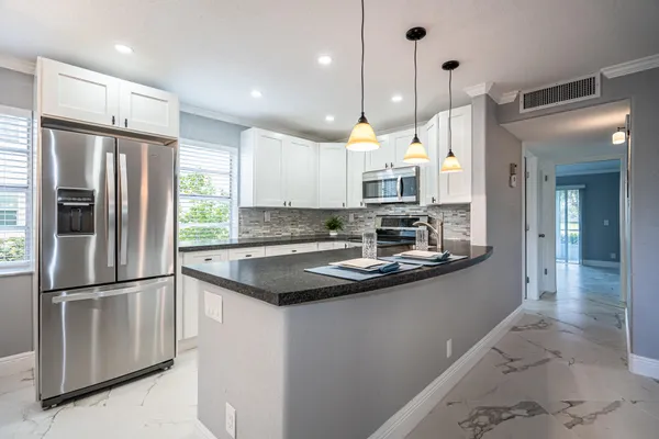$2,400 | 244 Normandy Lane, Delray Beach, FL 33484