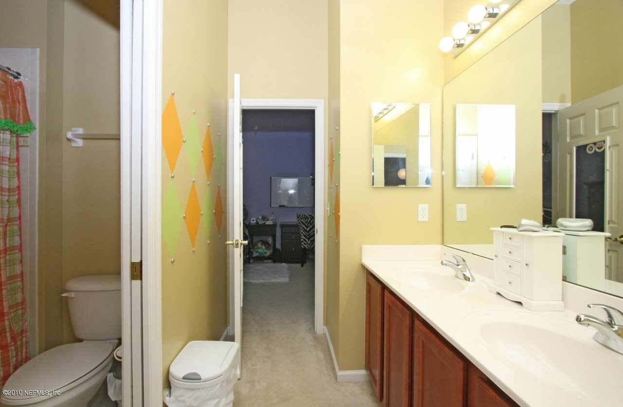1929 Summit Ridge Road Fleming Island, FL 32003 - Photo 18 of 55 Jack & Jill Bath