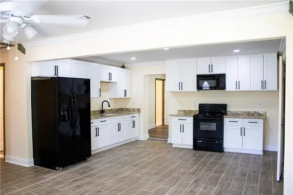 $2,000 | 6677 East Monarch Avenue, Baton Rouge, LA 70812