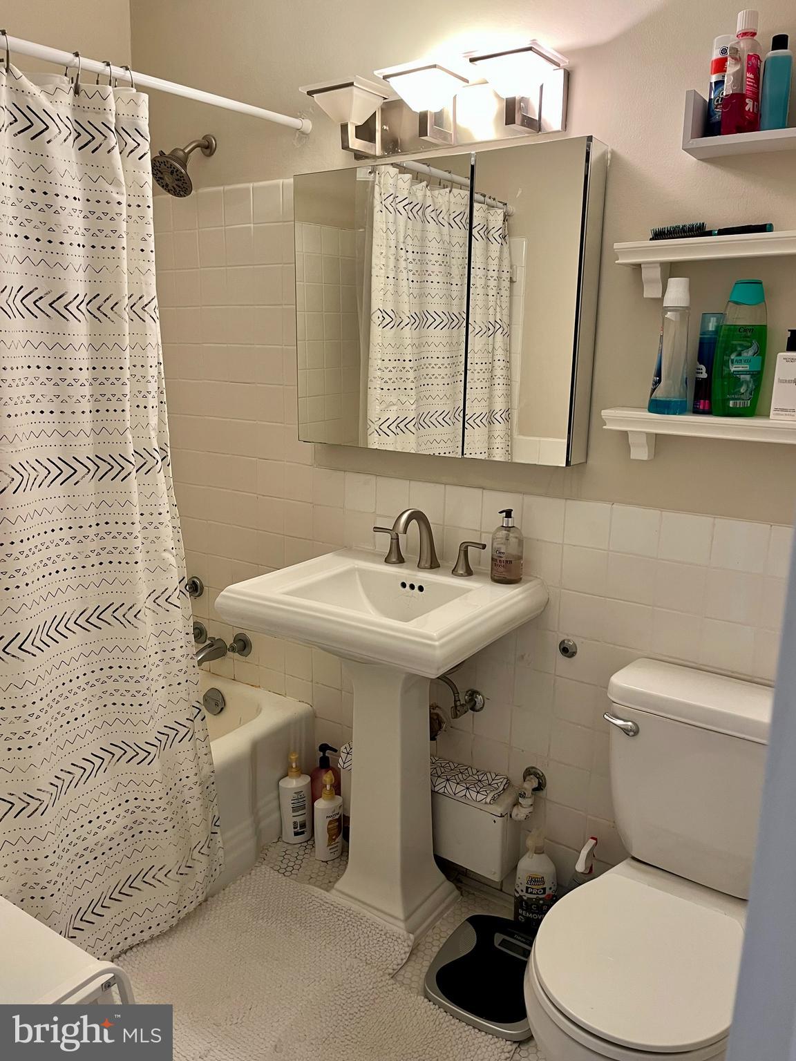 4000 Tunlaw Road Northwest, Unit 318 Washington, DC 20007 - Photo 15 of 24