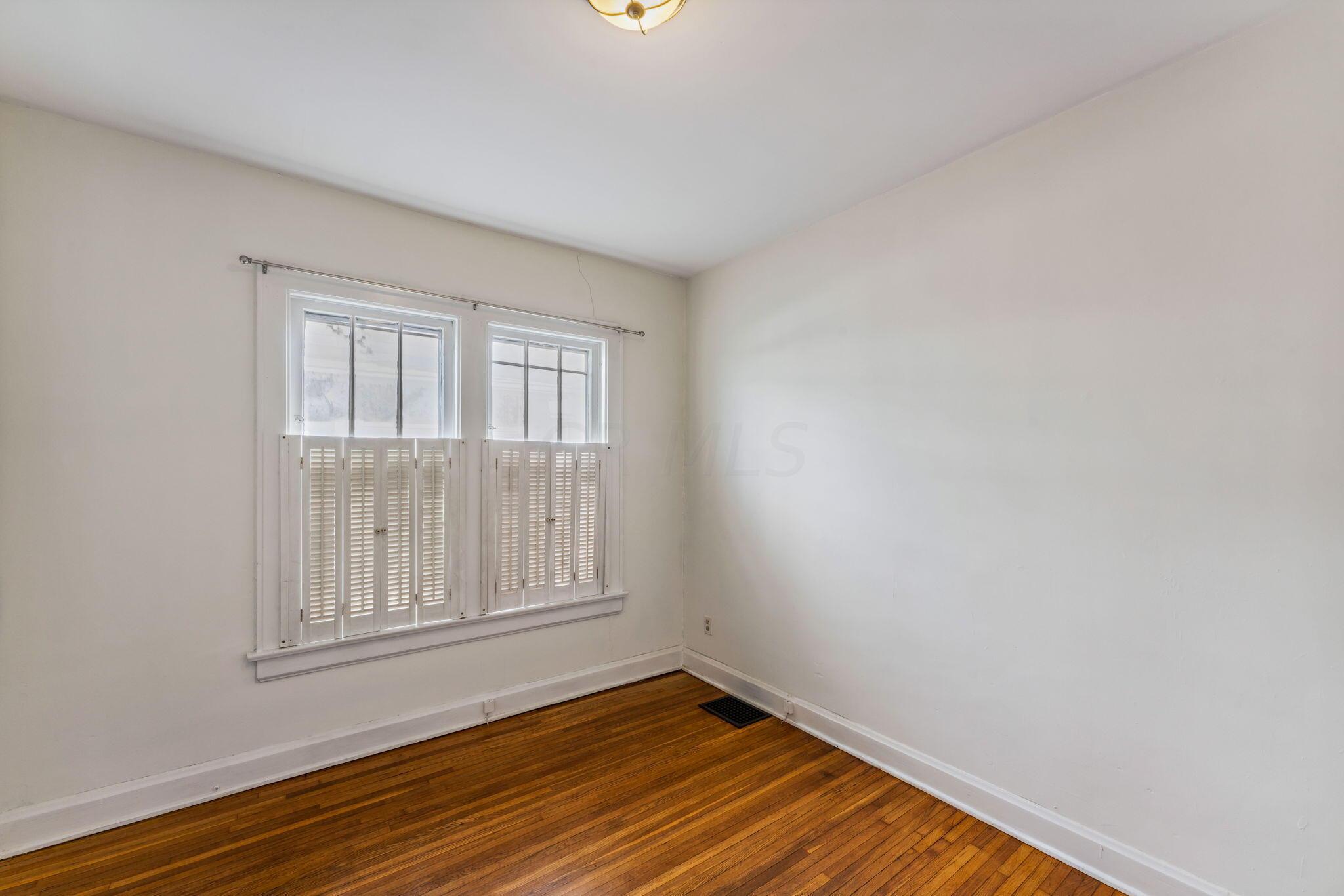 665 South Cassingham Road Columbus, OH 43209 - Photo 29 of 47 Bedroom #1