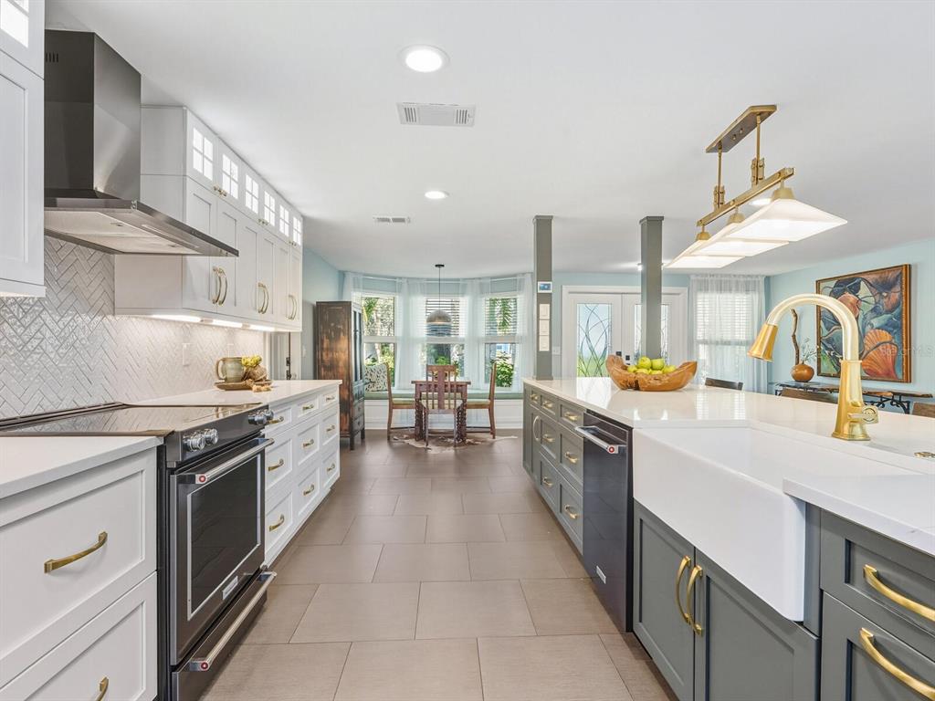 1002 Glebe Lane Sarasota, FL 34242 - Photo 13 of 48