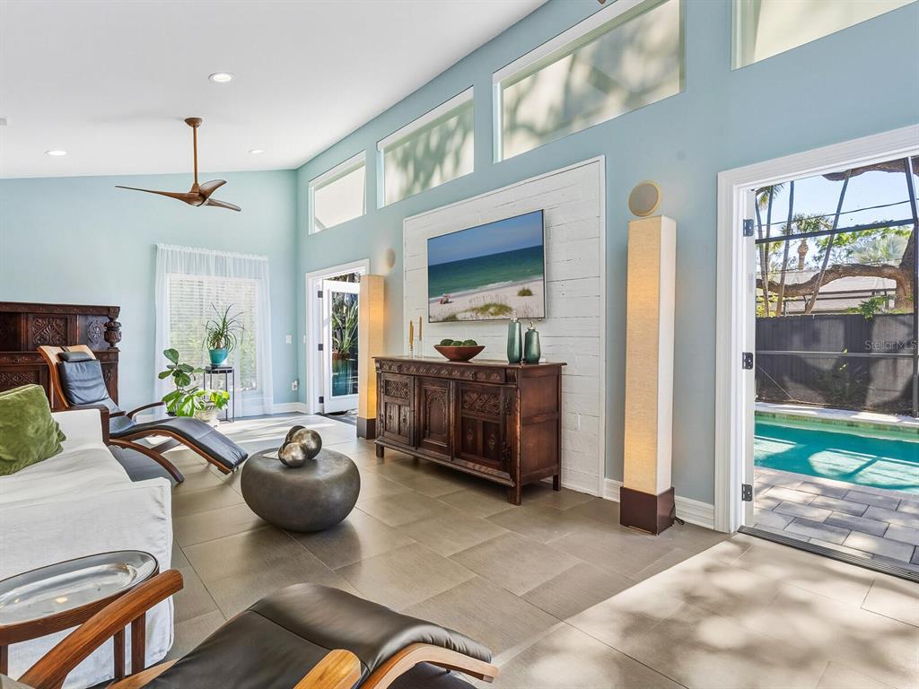 1002 Glebe Lane Sarasota, FL 34242 - Photo 17 of 48