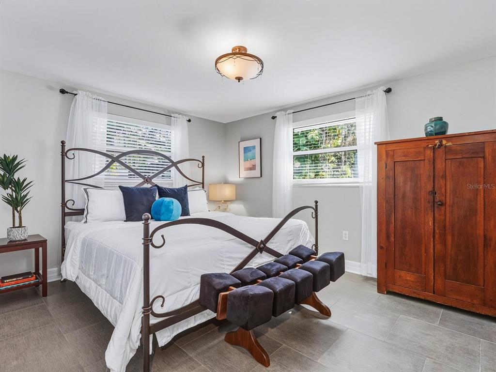 1002 Glebe Lane Sarasota, FL 34242 - Photo 25 of 48