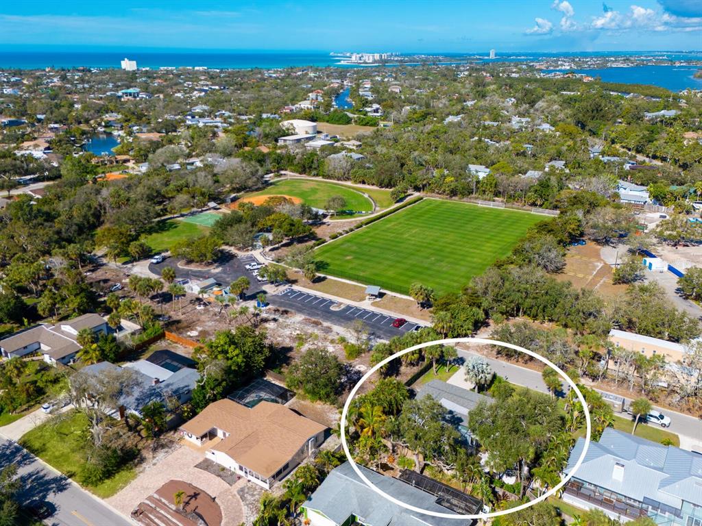 1002 Glebe Lane Sarasota, FL 34242 - Photo 32 of 48