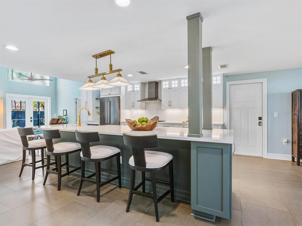 1002 Glebe Lane Sarasota, FL 34242 - Photo 10 of 48