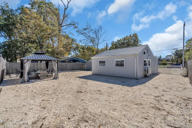 $299,999 | 604 Beach Boulevard, Forked River, NJ 08731