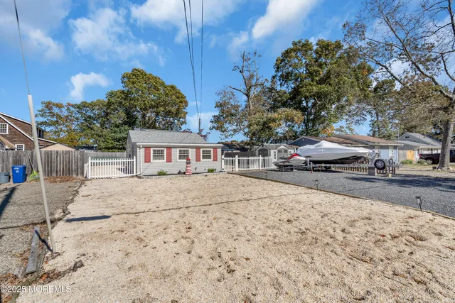 $299,999 | 604 Beach Boulevard, Forked River, NJ 08731