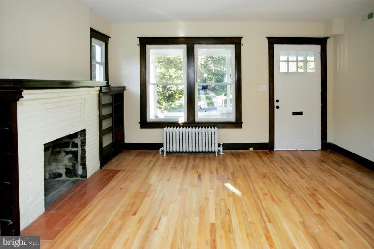 7225 Blair Road Northwest Washington, DC 20012 - Photo 7 of 11 Living Room