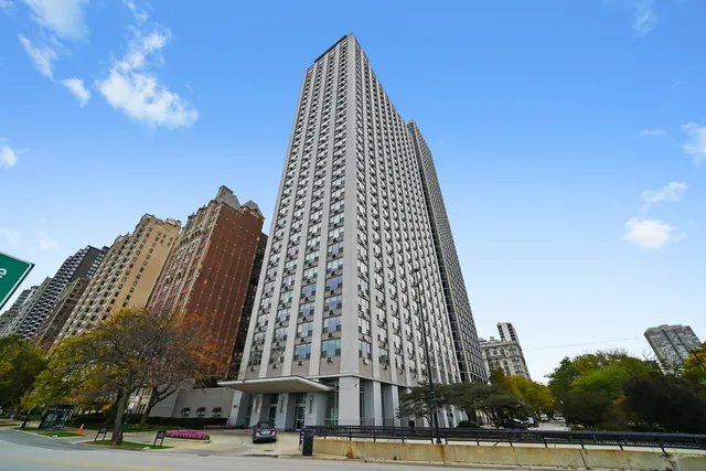$248,999 | 1550 North Lake Shore Drive, Unit 32C, Chicago, IL 60610