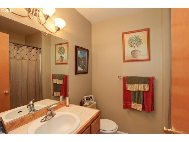 95 Kingsgate Road Lake Oswego, OR 97035 - Photo 12 of 15 Gallery Image 12