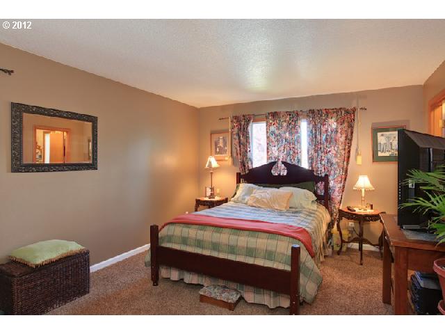 95 Kingsgate Road Lake Oswego, OR 97035 - Photo 13 of 15 Gallery Image 13