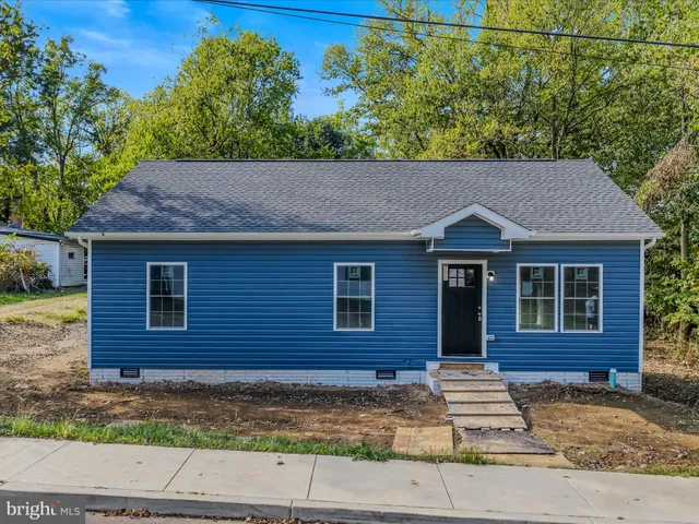 $279,900 | 703 Boston Street, Martinsburg, WV 25401