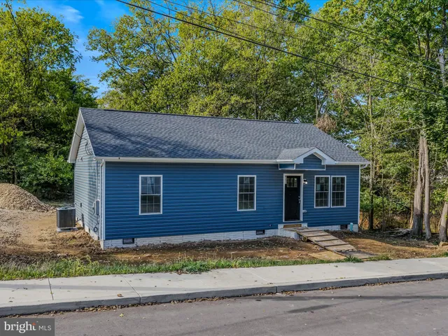 $279,900 | 703 Boston Street, Martinsburg, WV 25401